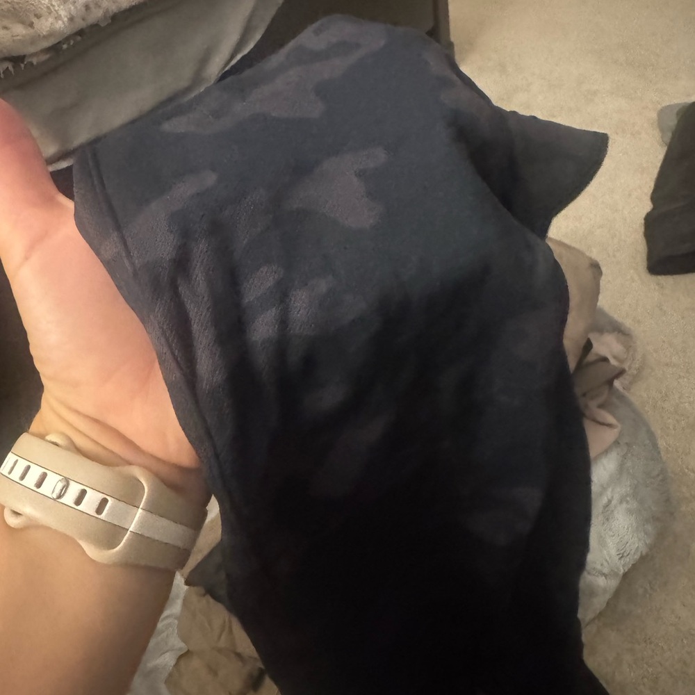 SPANX Camo Leggings in Dark Blue